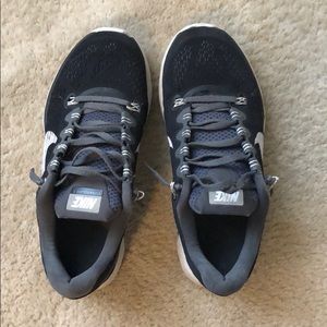 Nike Lunarlon Tennis Shoes